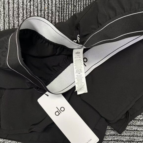 💝Black Alo Yoga Match Point Shorts💝 - Picture 3 of 5